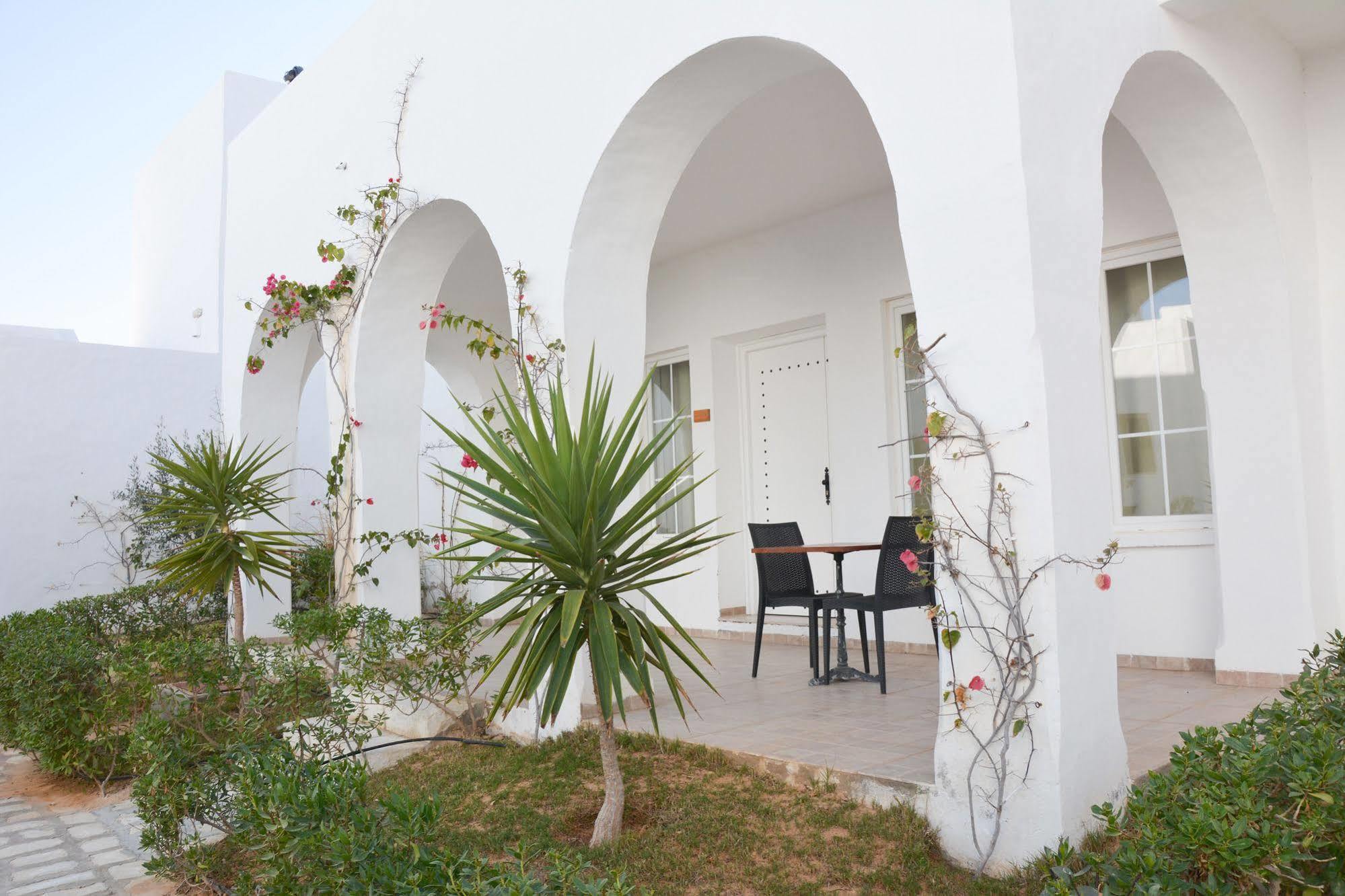 Hotel Les Jardins De Toumana Triffa Exterior foto